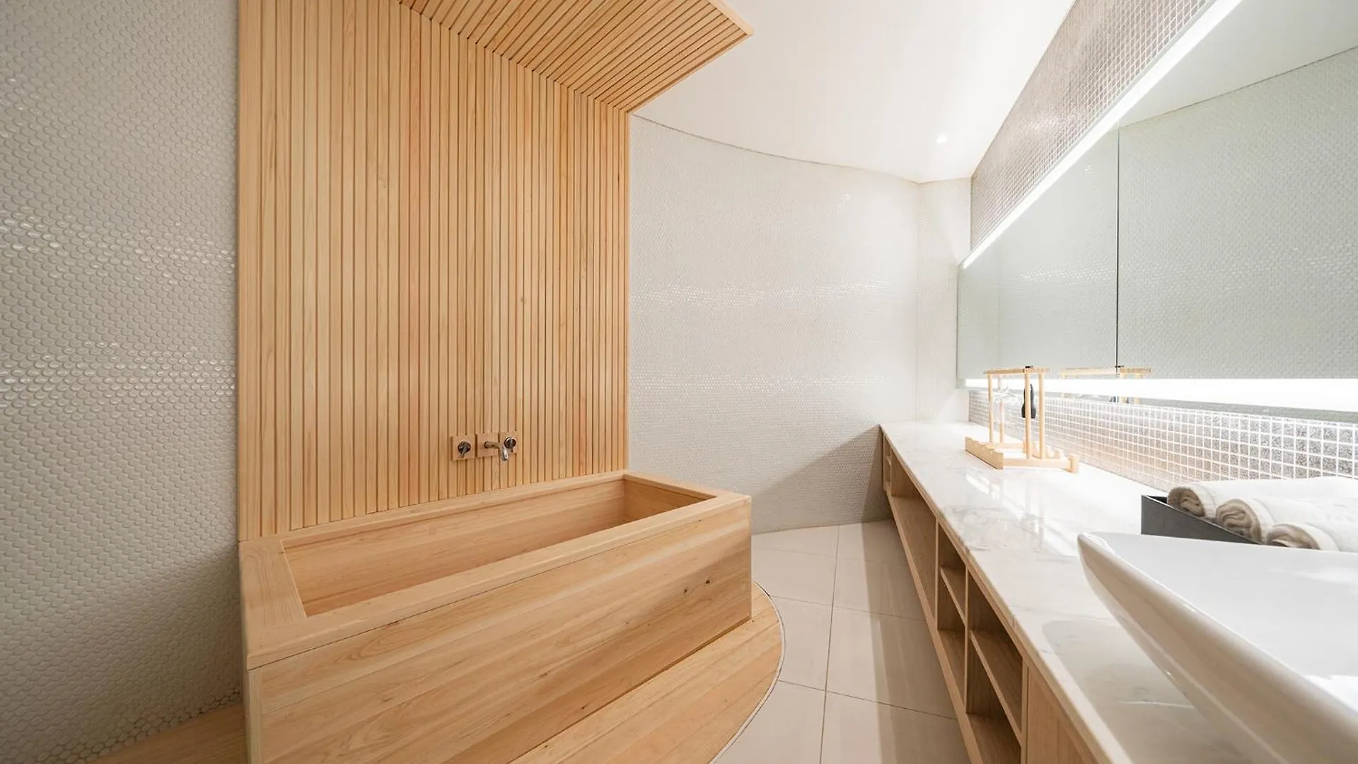 **  Guwol Rondo Hotel Incheon Korsel