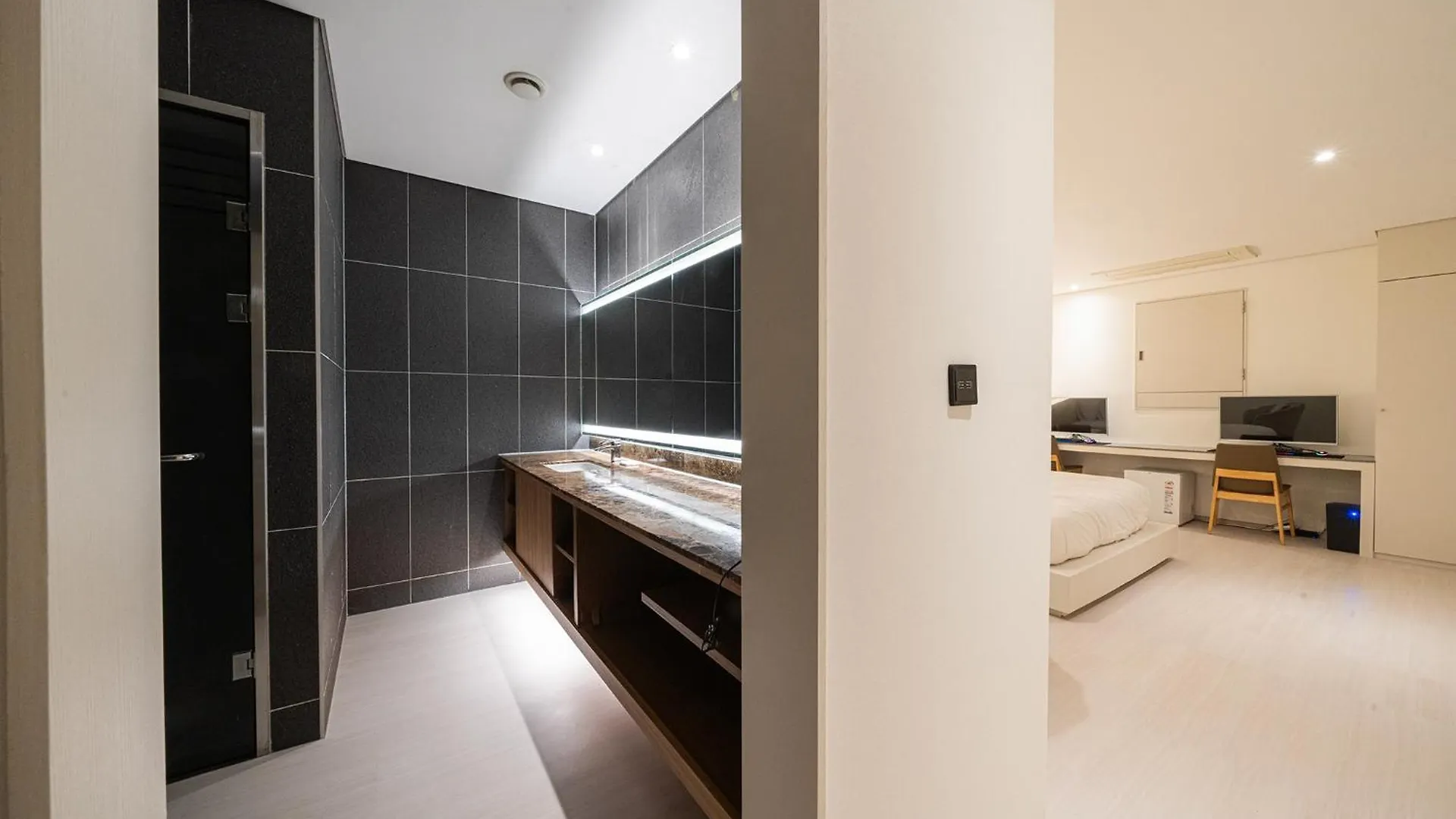 **  Guwol Rondo Hotel Incheon South Korea